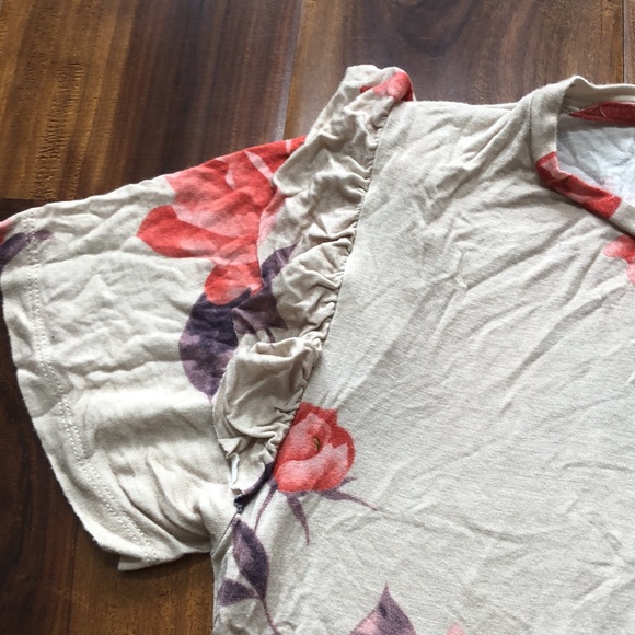 Floral Cream T-shirt with Ruffle Shoulder - Picture 3 of 3